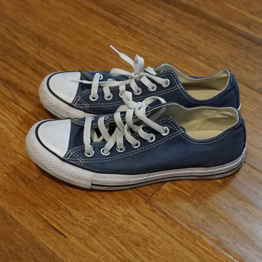 Converse Blue Low Top Shoes Size 8